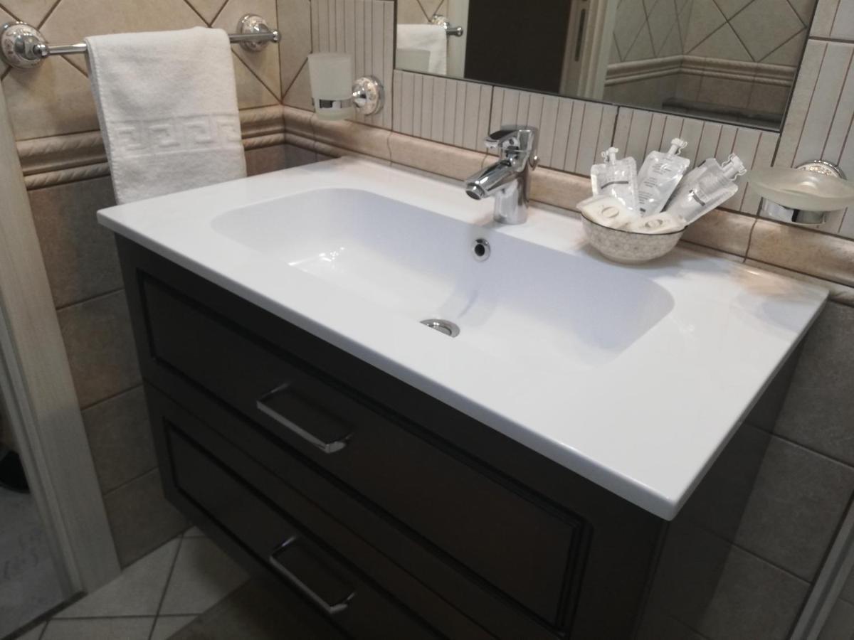 טרופאה Olympus Room מראה חיצוני תמונה
